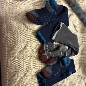 Duluth Trading Co Blue and Gray Women's Socks Set